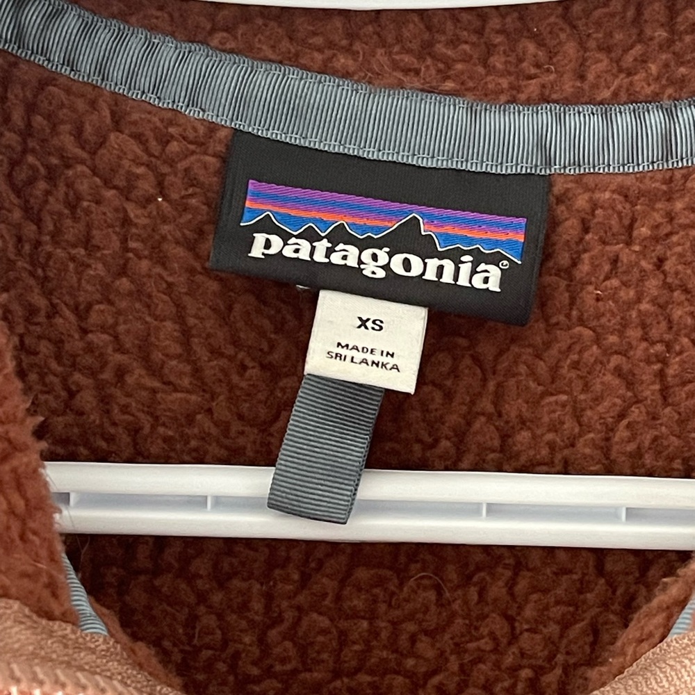 Patagonia 1/4 zip sweater - Picture 2 of 3